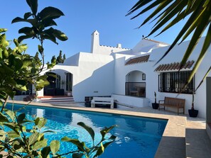 Villa | Exterior