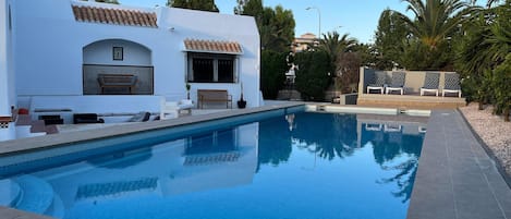 Villa | Exterior