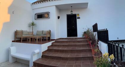 Pleasant Studio House in Front of the Beach