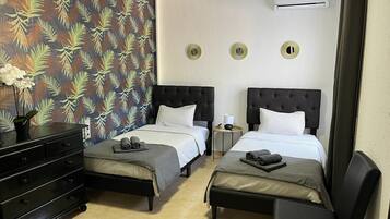 4 bedrooms, iron/ironing board, bed sheets