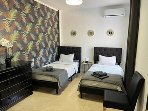 Villa | 4 dormitorios, tabla de planchar con plancha, ropa de cama