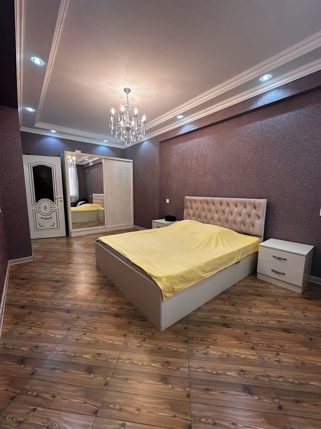 标准双人房, 城市景观 | 客房内保险箱、办公桌、笔记本电脑工作区、遮光窗帘