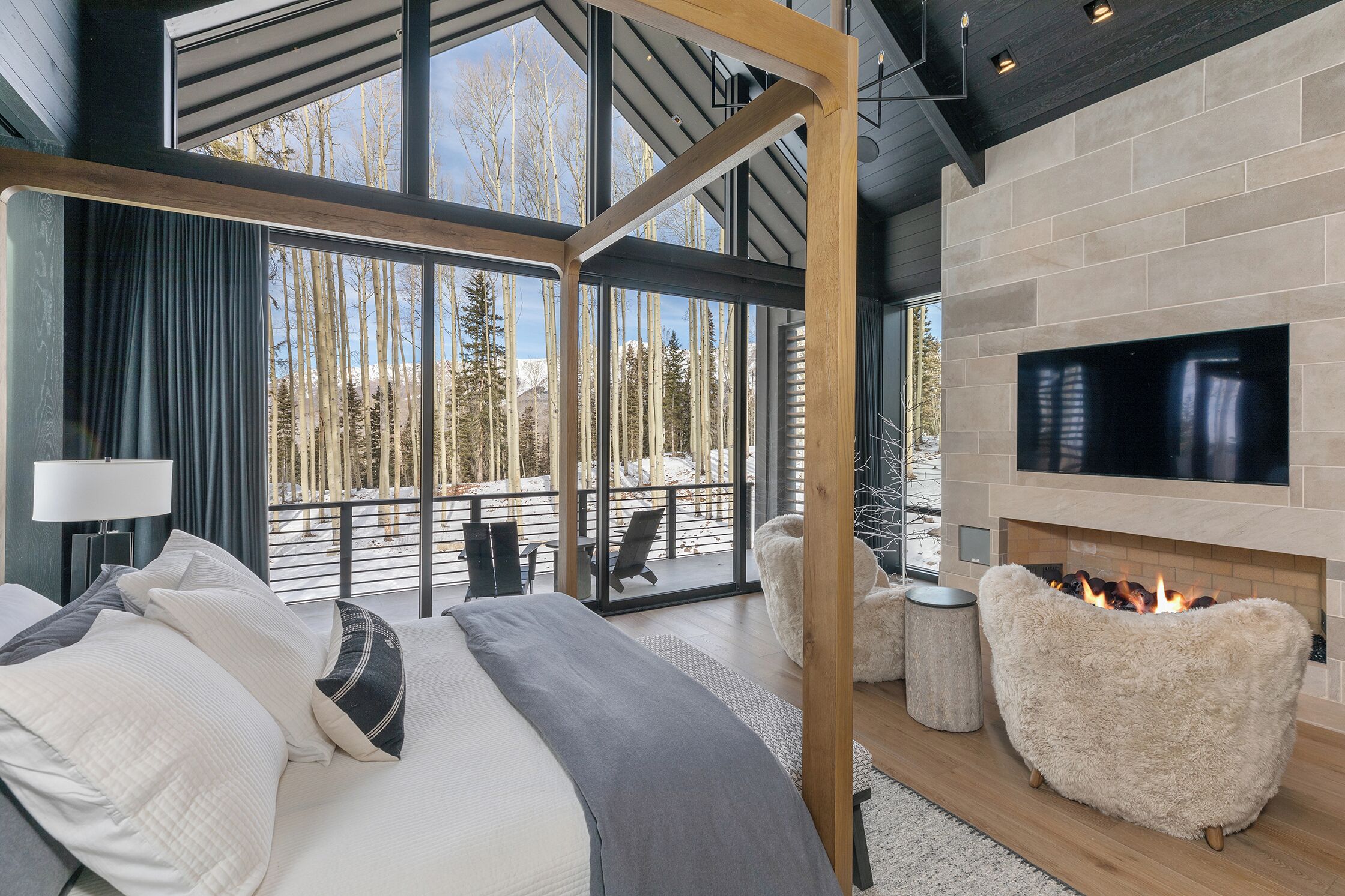 8 bedrooms, iron/ironing board, free WiFi, bed sheets