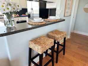 冰箱、微波炉、烤箱、炉灶