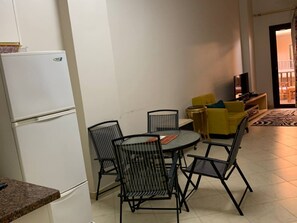 Dağ Evi, 1 Yatak Odası, Engellilere Uygun, Sigara İçilebilir | Yemek odası
