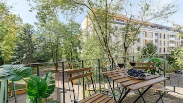 Comfort-Apartment, Blick auf den Innenhof | Balkon