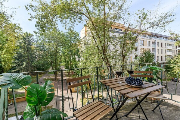 Comfort Apartment, Courtyard View | Balcony
