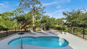 Piscine extérieure, piscine chauffée