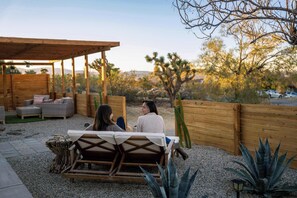 Terrace/patio - Desert Flora • Outdoor Bathtub, Hot Tub, Soak Pool (Joshua Tree)
