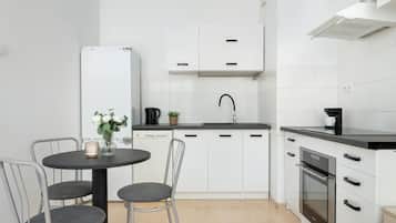 Refrigerador, horno, parrilla de estufa y lavavajillas