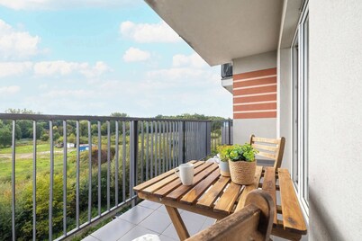 Obozowa 118 Kraków | Helles Studio mit Schreibtisch und Badewanne