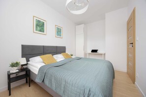 1 bedroom, desk, iron/ironing board, WiFi