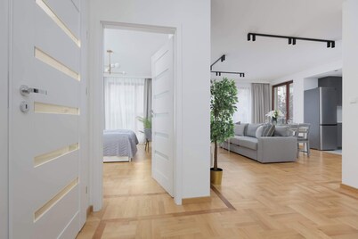 Elegant Apartment in Wilanów | Parking | Workspace