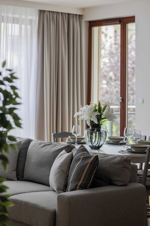 Téléviseur, bureau