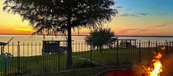 Lakefront Getaway on Lake Livingston, Sleeps 18, Dock, Slide & Sunset Views