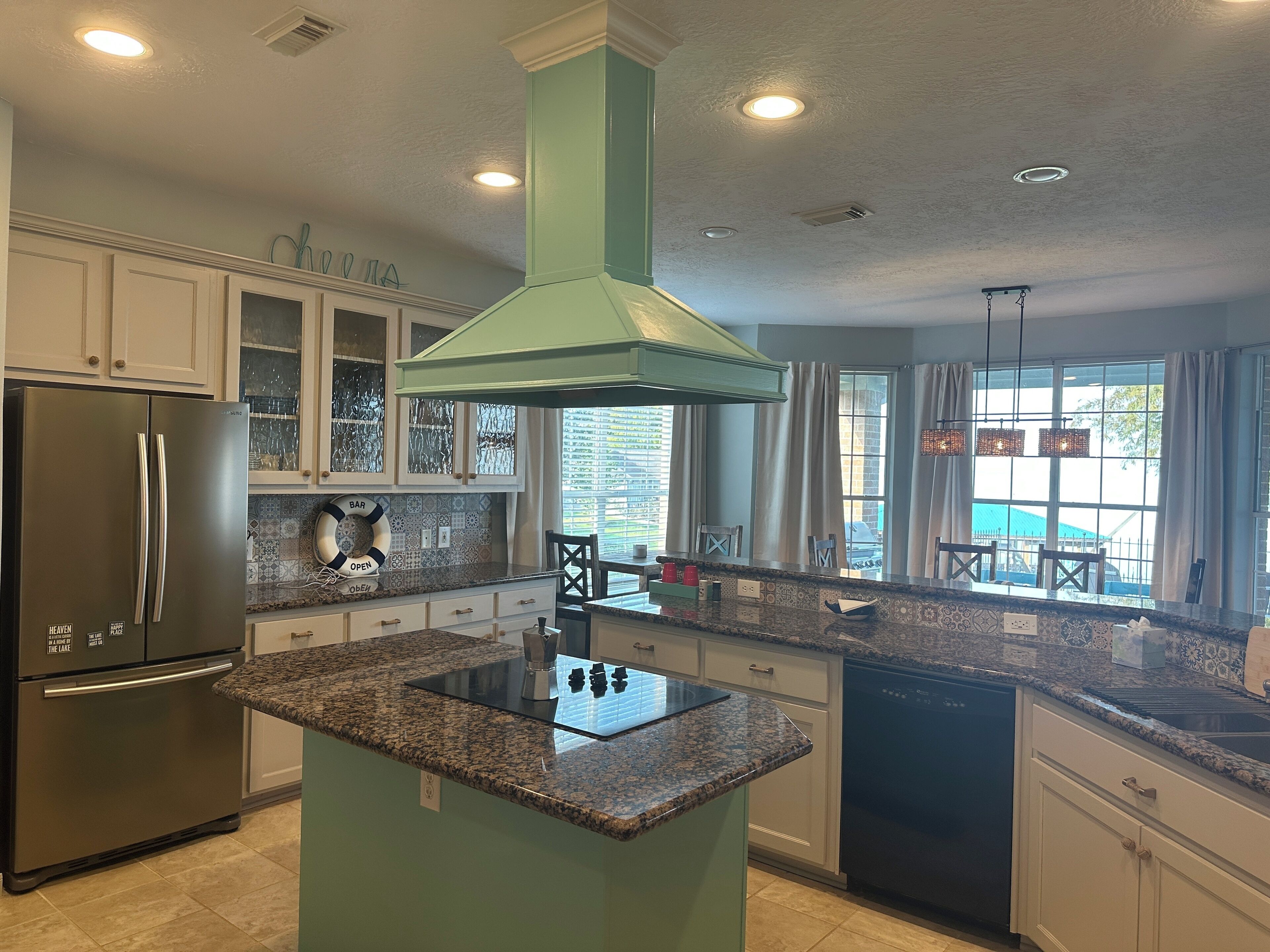 ميكروويف، فرن، موقد طهي مسطح، غسالة أطباق