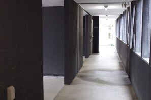 صورة غير مصنفة، 5 من 16، زرّ