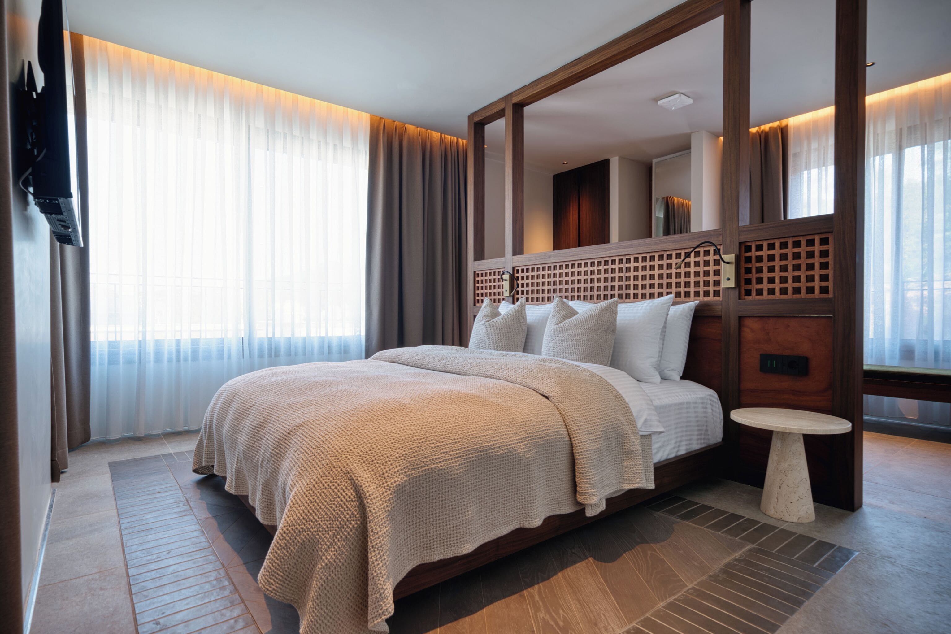 Luxury Studio, Sea View | In-room safe, iron/ironing board, free WiFi, bed sheets