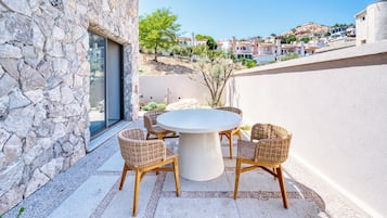 Deluxe Studio, Garden View | Garden view