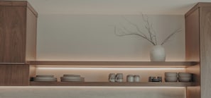 Deluxe Studio, Garden View | Private kitchen | Stovetop, dishwasher, cookware/dishes/utensils - Käsiala Apart Hotel Yeni Foça (Foça)