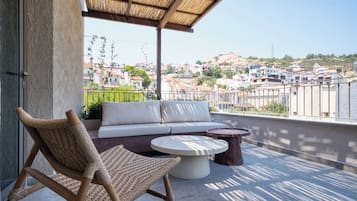 Luxury-Suite, Meerblick | Terrasse/Patio
