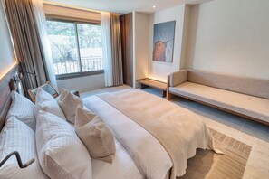In-room safe, iron/ironing board, free WiFi