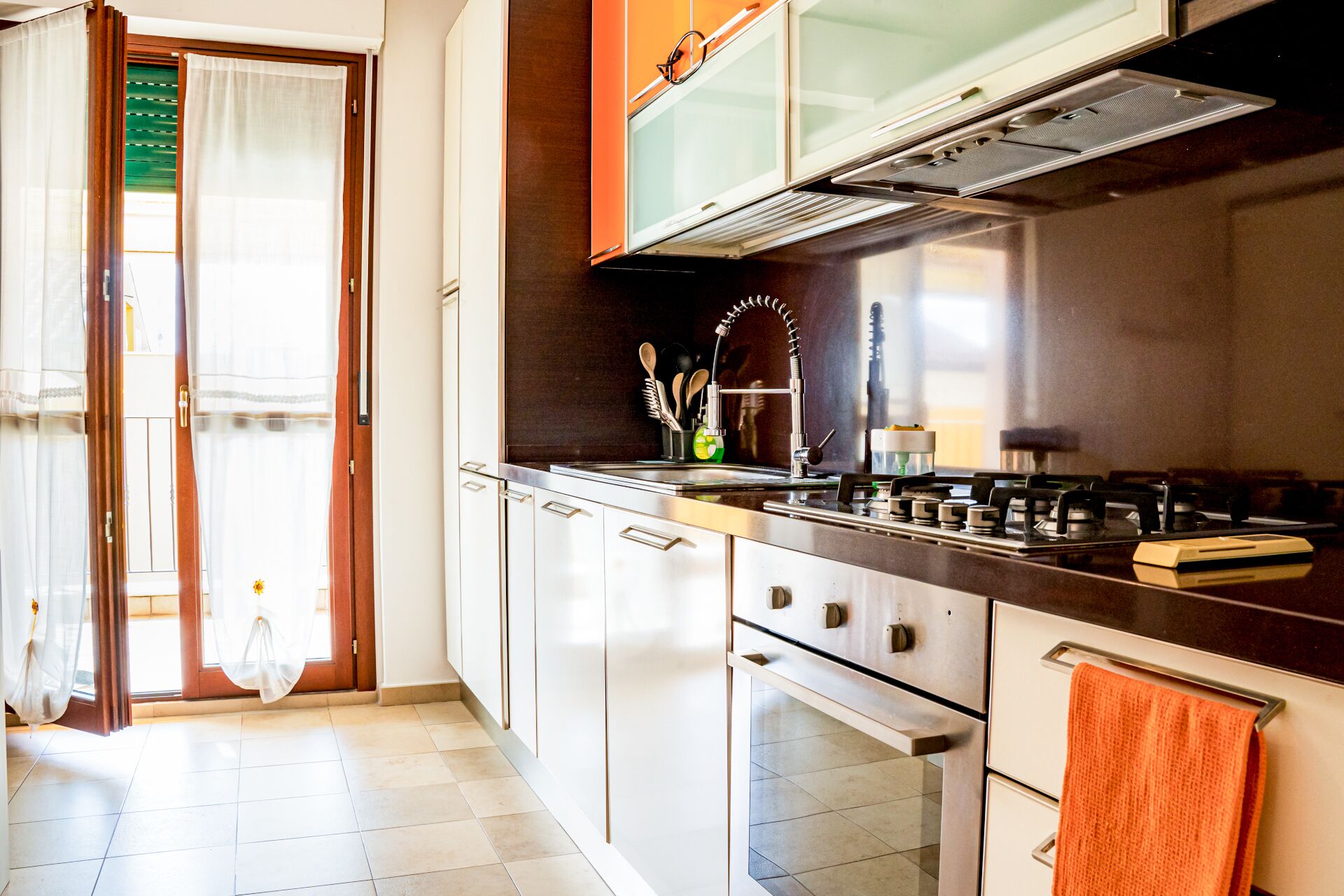 Kühlschrank, Ofen, Herdplatte, Geschirrspüler