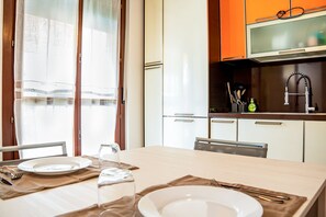 Dining - La casa di Leonardo - One Bedroom Apartment, Sleeps 2 (Civitanova Marche)