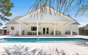 Et oppvarmet basseng