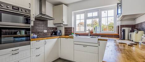 Refrigerador, microondas, horno, lavavajillas