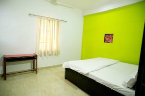 Deluxe Room - Shri Gauraj Dham Vrindavan (Vrindavan)