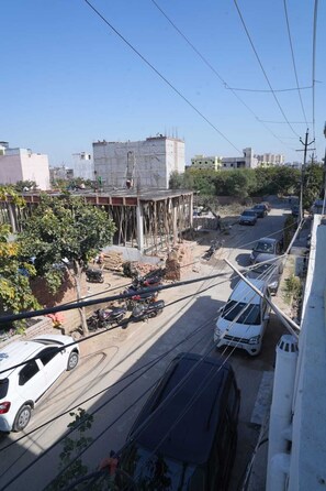 Free self parking - Shri Gauraj Dham Vrindavan (Vrindavan)
