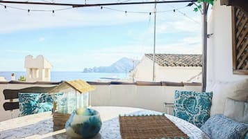 تناول الطعام بالخارج