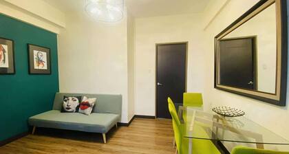 Cozy 1BR Condo w/Balcony, 25MBPS Wifi, Disney+, Kitchen, Pet Friendly