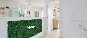 Victorian Penthouse 2 bedroom down town.

Share

Save