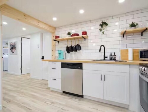 Beautiful 2Bdr apartment down town Sydney.