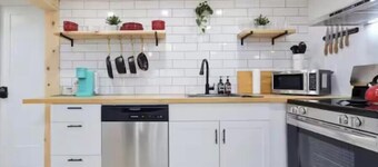 Beautiful 2Bdr apartment down town Sydney.