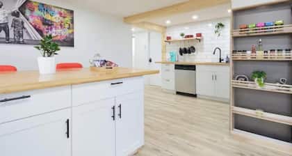 Beautiful 2Bdr apartment down town Sydney.