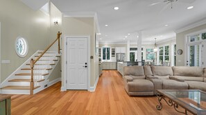 Fernseher, Kamin, Arbeitsbereiche