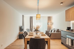 1 Bedroom Apartment Castanea | Living area - Alpine Apartments (San Bernardino)