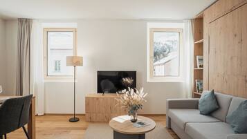 2 Bedroom Apartment - Tilia | Khu phòng khách