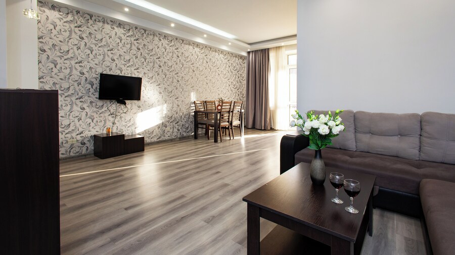 Apartment by Luxe Group HH331