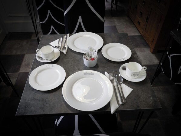 Free daily English breakfast