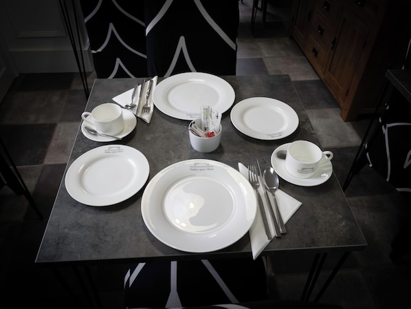 Free daily English breakfast