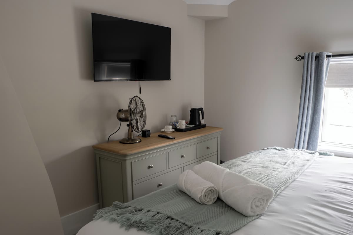 Superior Double Room, Garden View | Blackout drapes, iron/ironing board, free WiFi