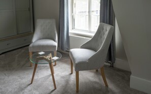 Exclusive Room, Garden View | Premium bedding, blackout drapes, iron/ironing board, free WiFi - VIaduct Guest House (Telford)