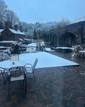 Exterior - VIaduct Guest House (Telford)