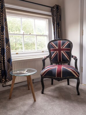 Deluxe Double Room, Garden View | Blackout drapes, iron/ironing board, free WiFi
