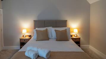 Standard Double Room, 1 King Bed, Courtyard View | Premium bedding, blackout drapes, iron/ironing board, free WiFi