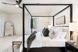 4 bedrooms, iron/ironing board, free WiFi, bed sheets